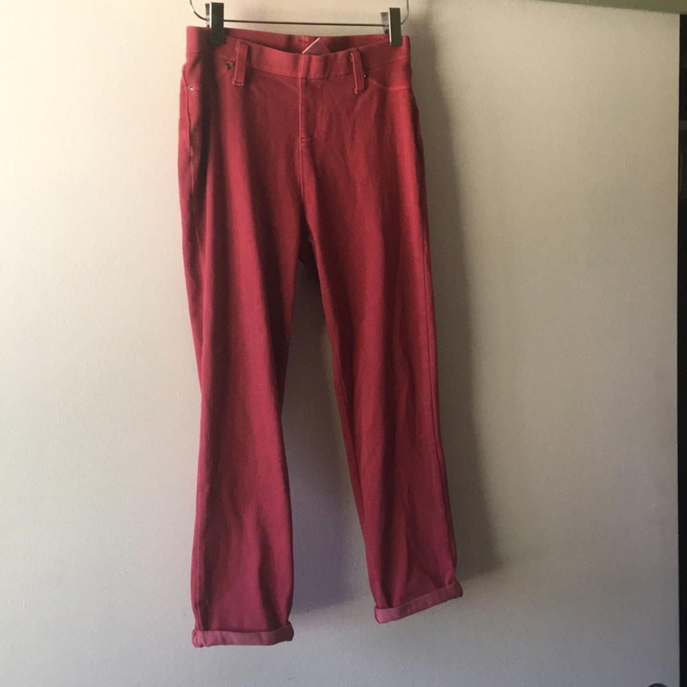 Maroon jeggings, never worn! Size small.